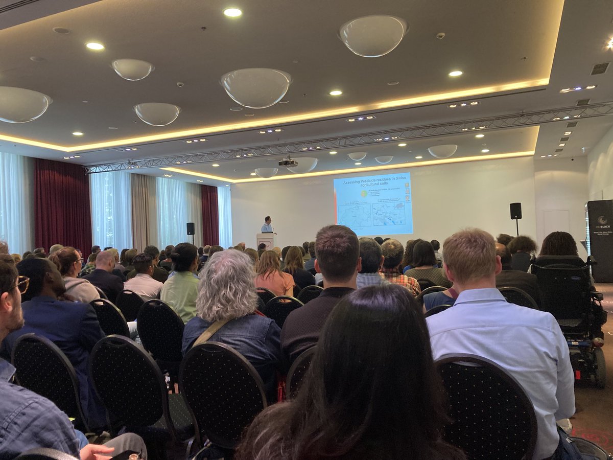 zkanfra's tweet photo. Plenary lecture: Marcel van der Heijden “ Soil as a sustainable resource: microbiome engineering, pesticides and soil multi-functionality
#bonares #mercuryhotelberlin #microbiome #soilhealth https://t.co/81v2ug6k52