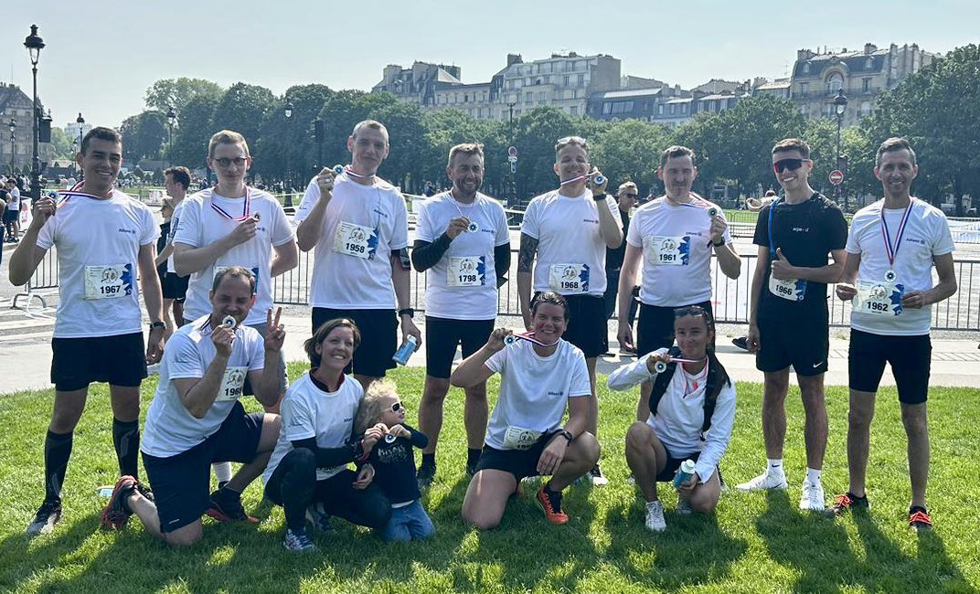 Course solidaire du Bleuet de France organisée par le @Gouv_mili_Paris
Avec l’équipe de l’@ecpa_d !
🏃🏻‍♀️🏅🏃🏻
#TenirLEffort
#AvecNosBlessés 
#CohésionDéfense