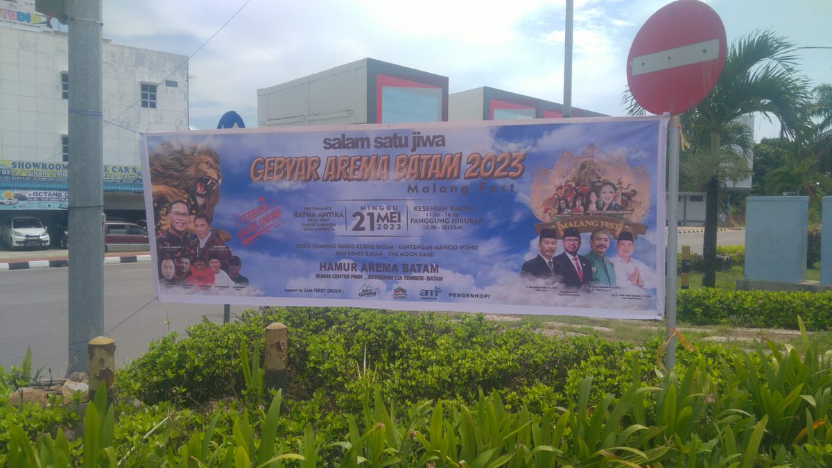 Terpantau banner e arek2 ndek daerah Sekupang