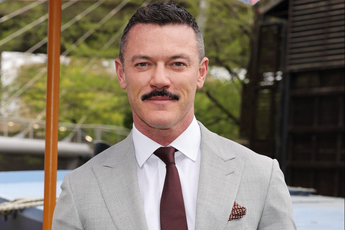 'The Way': Luke Evans & Callum Scott Howells Cast In BBC Drama From Michael Sheen, James Graham & Adam Curtis deadline.com/2023/05/bbc-th…