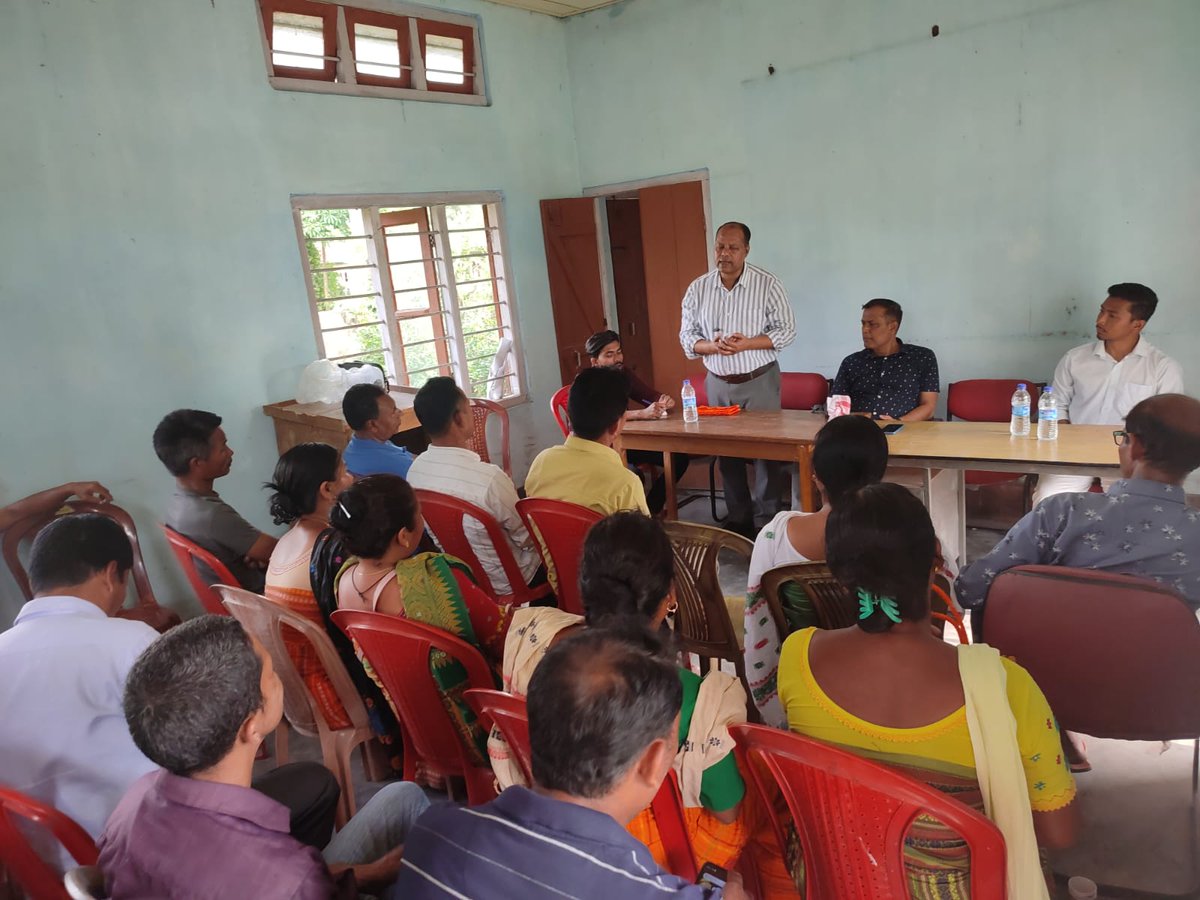apartassam's tweet photo. Glimpses from the Field Visit to Lemon Grass extraction unit set up at Gupta Kashi FPC, Chaiduwar, Biswanath by Officials from ARIASS & OPIU-Horticulture and Food Processing.
#APARTAssam #agribusiness #lemongrassextraction #mapproduction https://t.co/poIf9EQi2t