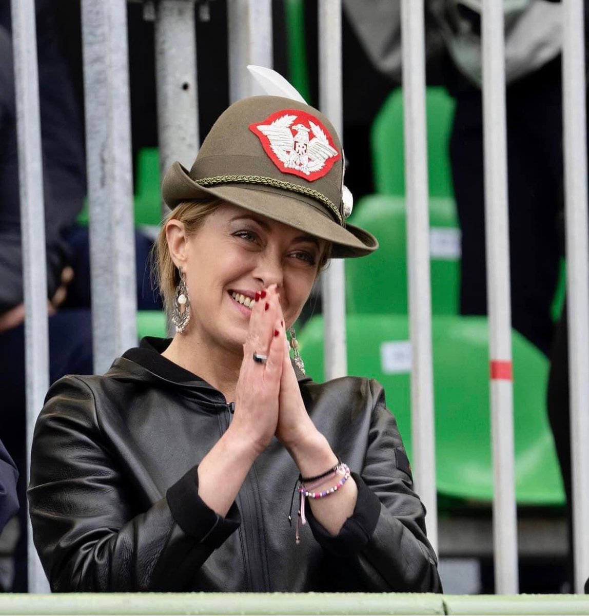Marcomarini59's tweet photo. Giorgia Meloni all’adunata degli Alpini ad Udine. Sempre presente!!!🇮🇹🇮🇹🇮🇹🇮🇹 https://t.co/Z5SqaEOg8g