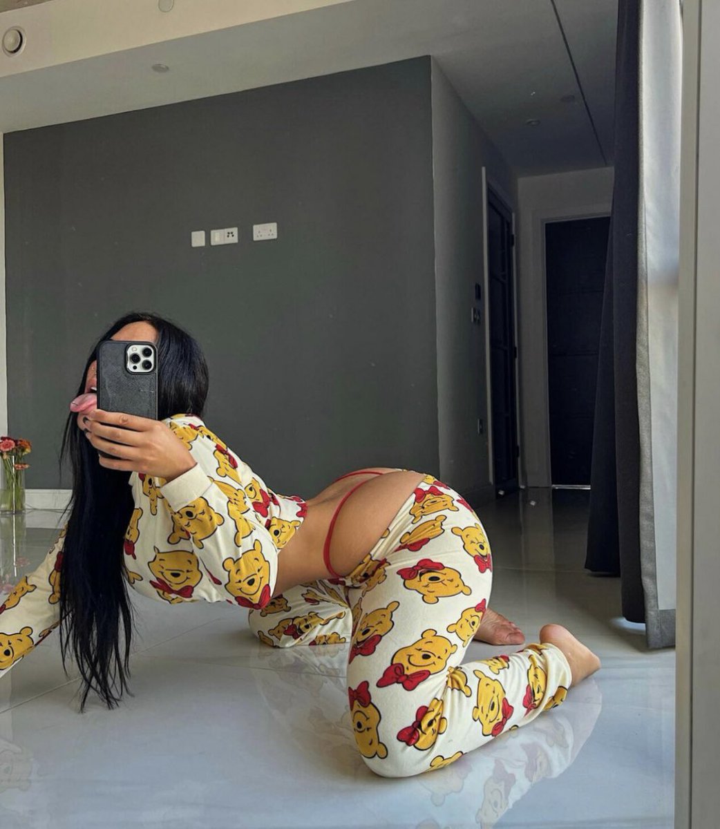iriwhofficial's tweet photo. Do you eat 🍑 ? 
Look in the comments for a surprise 😉 https://t.co/hwYF8t1tNg