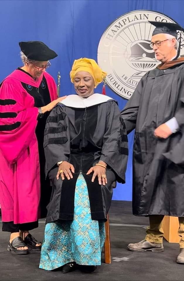 FemmeParcours's tweet photo. Aminata Touré a reçu samedi, la distinction honoraire de Doctor Honoris Causa de Champlain College, en reconnaissance de sa contribution à la lutte pour les droits humains et droits des femmes.
#parcoursdefemme
#femmepolitique https://t.co/COiHnbE0WI