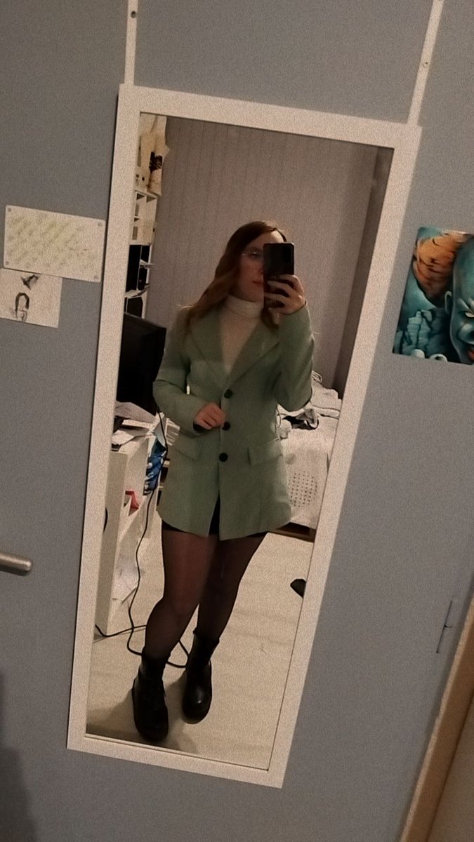 manonr04's tweet photo. Je sais pas si je l'avais posté elle mais j'étais trop fraîche aussi je kiff cette tenue 🥰😍
Mais elle me rappelle des choses que j'aimerais oublier https://t.co/mC0wI6L555