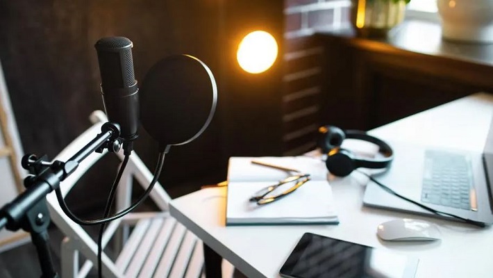 BloggersInsigh1's tweet photo. The Evolution of Podcasting: From Niche to Mainstream
Article: https://t.co/TIr1GHKMGJ
By, Avinash Barik, Blogger
#Evolution #Podcasting #digital #Mainstream #remarkableevolution
#medialandscape #success #personaldevelopment #diversity #media #music #amazon #BloggersInsights https://t.co/XJ4yVEL9d3