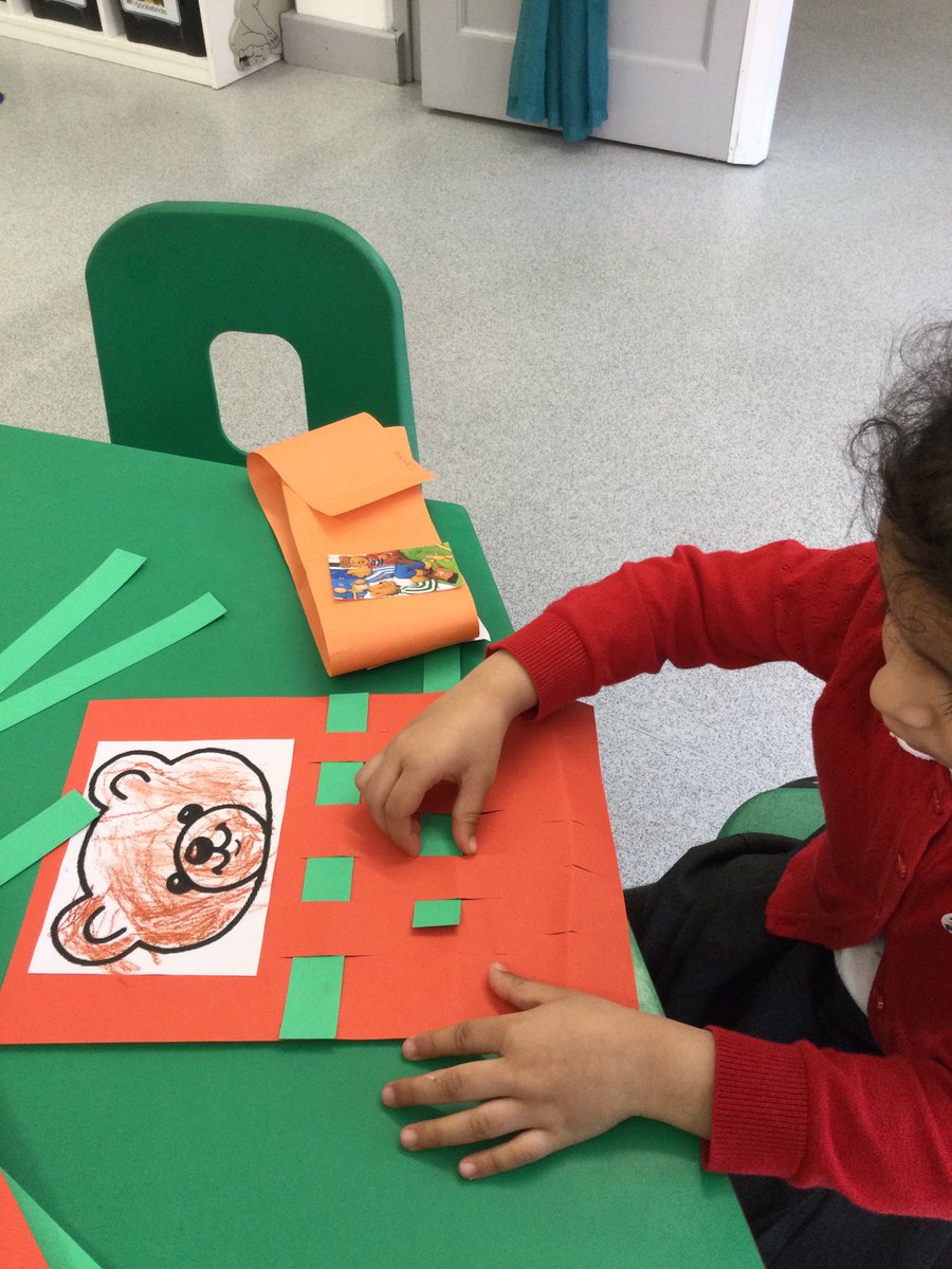 LeighPrimary's tweet image. The Nursery children have used the weaving technique to make baby bear’s blanket.
#peaceatlast #unicefarticle28