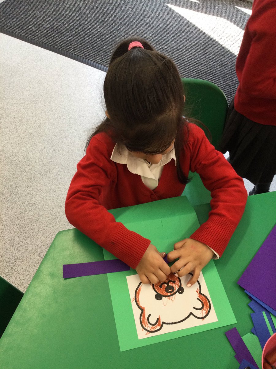 LeighPrimary's tweet image. The Nursery children have used the weaving technique to make baby bear’s blanket.
#peaceatlast #unicefarticle28