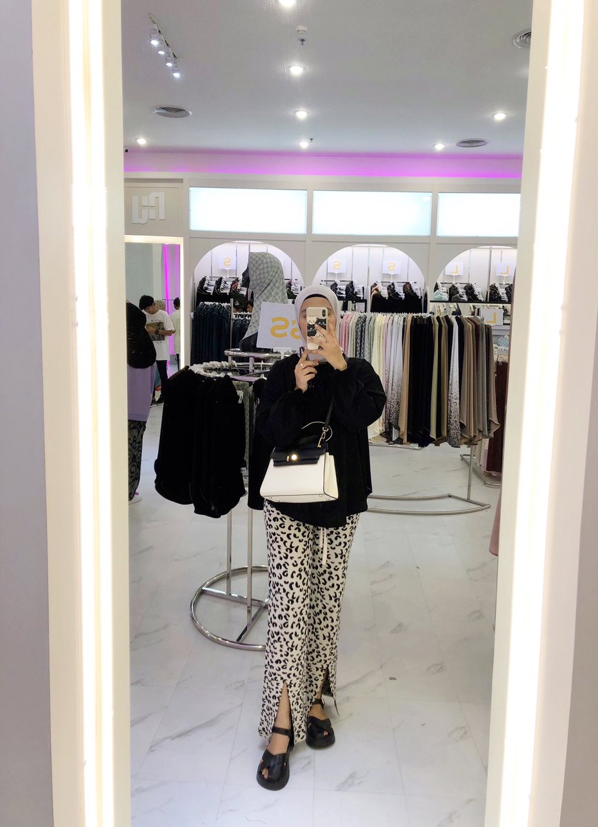 NIRACHA1505's tweet photo. 𝙃𝙖𝙥𝙥𝙮 𝙗𝙞𝙧𝙩𝙝 𝙙𝙖𝙮 𝙩𝙤 𝙢𝙚 

15 𝙢𝙖𝙮  2023 🎈🎁

โตขึ้นอีกปีแล้วน่ะ

อยากขออวยพรให้ตัวเอง พบเจอแต่เรื่องที่ทำให้มีความสุข รายล้อมไปด้วยคนดีๆ ทัศนคติดี  มีแต่คนรัก เมตตา ร่ำรวย ๆ มีริสกีเยอะๆ  หายจากอาการเจ็บป่วย มีสุขภาพแข็งแรงๆๆ 
🫶🏻🌷 สุขสันต์วันเกิดนะตัวฉัน https://t.co/QMVZhpY3d2