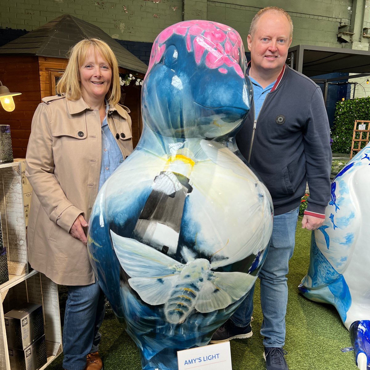 A_MofRats2025's tweet photo. The second highest bid was for Amy’s Light, which raised £9,000. Painted by Emma Garness and sponsored by Amy Johnson Arts Trust, Darren Ralph and Victoria Kerwin from Sutton Mortgage Brokers won!

#puffinsgalore #puffinauction https://t.co/JRgyJ3hqjJ