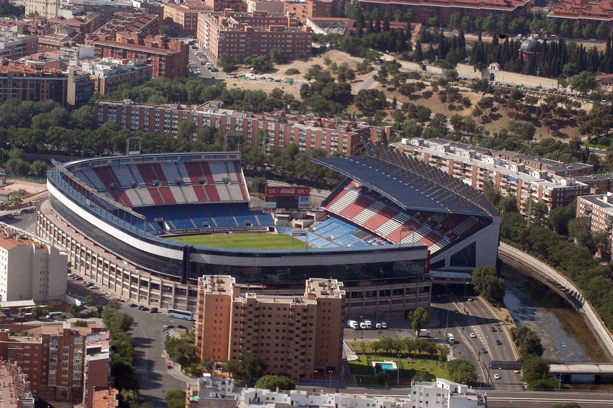 CarlaAtleti3's tweet photo. La pradera de San Isidro y Madrid no brillan igual  desde que no estás. #EternoCalderon https://t.co/FM3uKpVZ1i