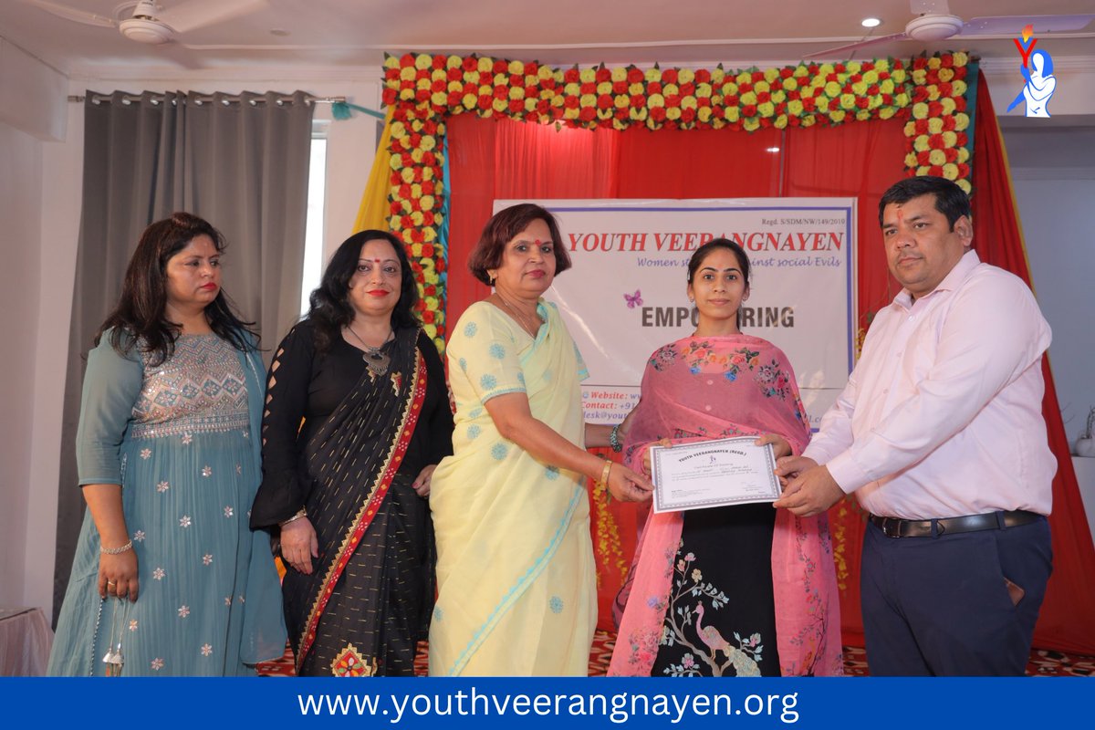 Our volunteers in Panipat organized a felicitation event to celebrate Mother's Day!
 The students training at our #FreeStitchingCenter were presented with certificates and a #MomAndKidFashionShow  was also organized.
#MothersDayCelebration
#CerificateDistribution