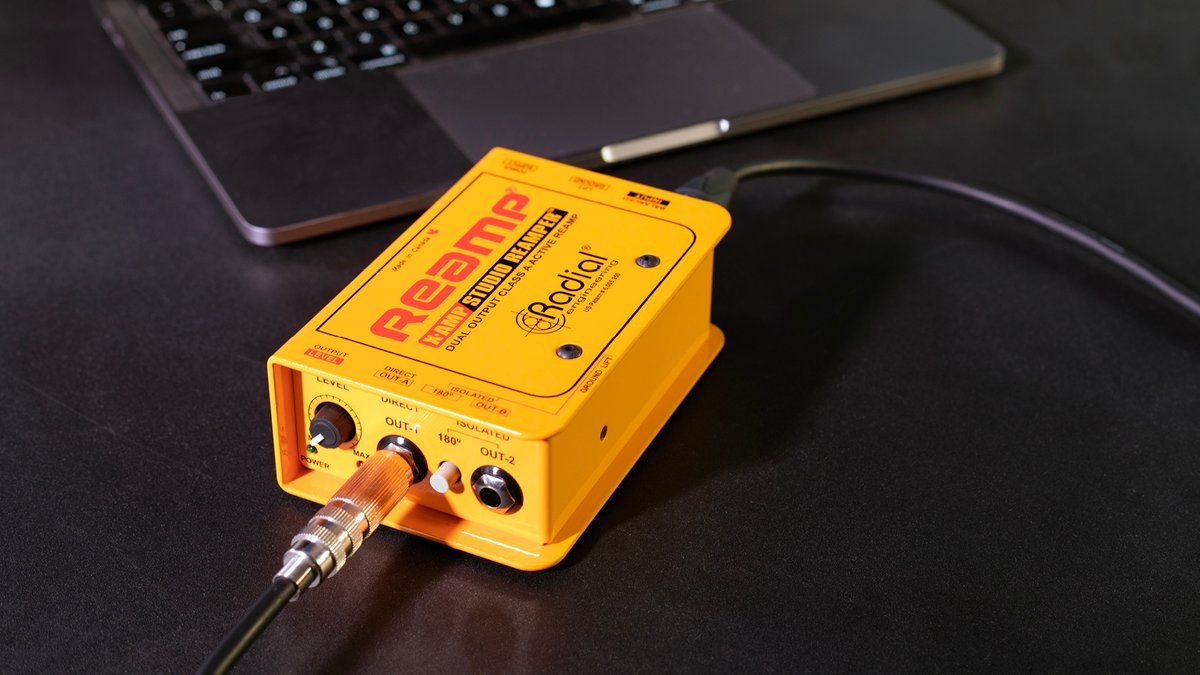Radial_Eng's tweet photo. The Radial X-Amp™ is a dual output class-A active Reamper. Opening the door to new creative opportunities in the studio.
https://t.co/Gm3x7JzlNQ
#guitarplayer #gearnerds #gearshots #radialeng https://t.co/yEzOKIU4DG