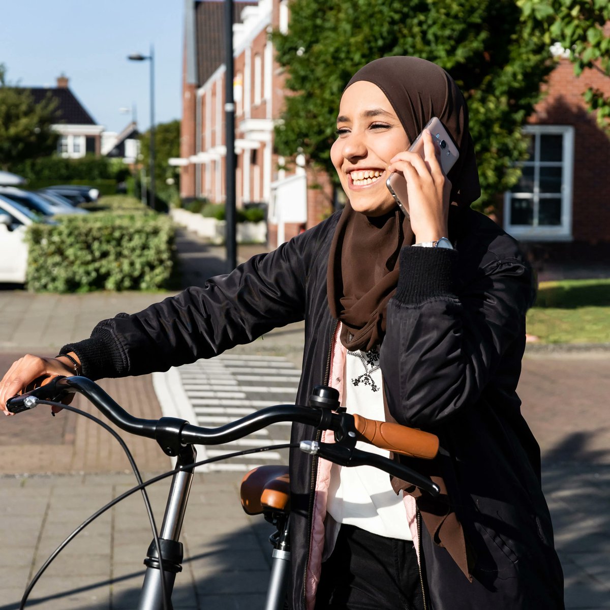 VVNWest's tweet photo. Vandaag zijn er meerdere gastlessen voor het Baken, Liereland en Mozaiek. De leerlingen van groep 7/8 gaan zich bezighouden met de DoeMeerMetMono &amp; Van8Naar1 lessen. Ze leren hoe ze veilig deel kunnen nemen aan het verkeer. Deze lessen worden mogelijk gemaakt door @ProvincieNH https://t.co/u6lAXG7ALt