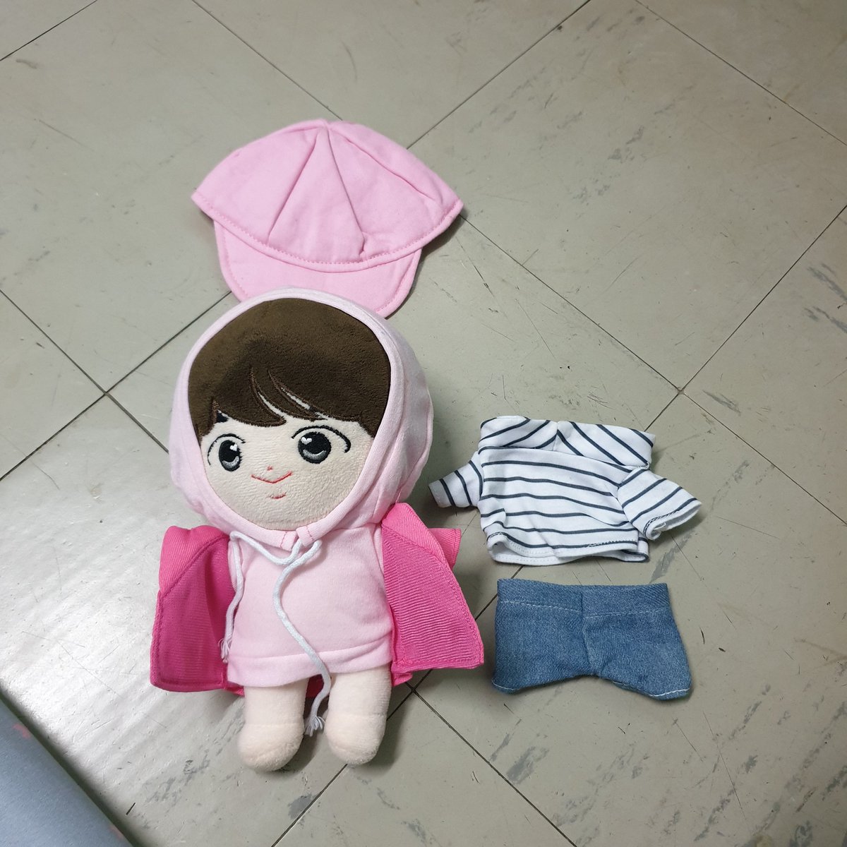BArmythailand's tweet photo. (SALE) ราคาตัวละ 350 รวมส่ง
🎉 ของพร้อมส่ง สนใจเดมมานะคะ

#ตลาดนัดบังทัน #ตลาดนัดรถไฟบังทัน #ตลาดนัดรวมด้อม #ตุ๊กตา20cm #ตุ๊กตาบังทัน #ชุดตุ๊กตาพร้อมส่ง https://t.co/y674o8M3vQ