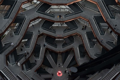 LYBObiz's tweet image. Rodrigo Flores ©️ Unsplash |  #photography #streetphotography #libraryarchitecture