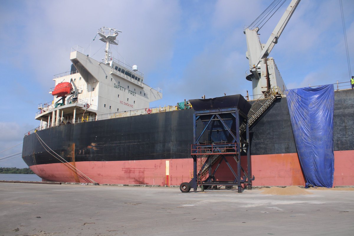 ecmterminalsltd's tweet photo. Announcing the arrival of vessels ELEEN NEPTUNE and BANDURA NOORDWIJK discharging at our terminals, multipurpose terminals ‘B’ of Calabar Port. https://t.co/3Vh1Sldxdr