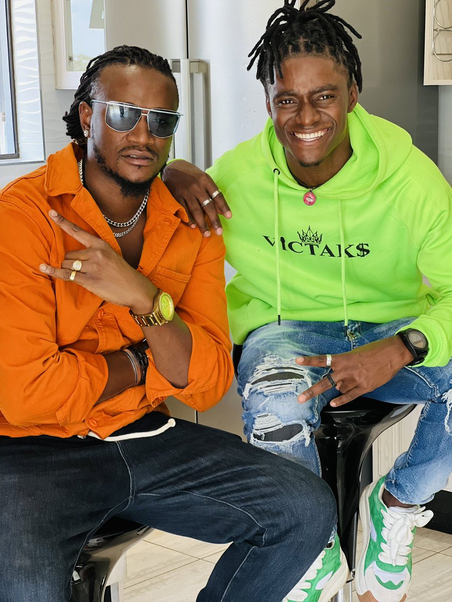 magic_wacho's tweet photo. A rare picture of mi with the Goat 😭 🐐🫶 #walletically https://t.co/XnOmCyNMy3