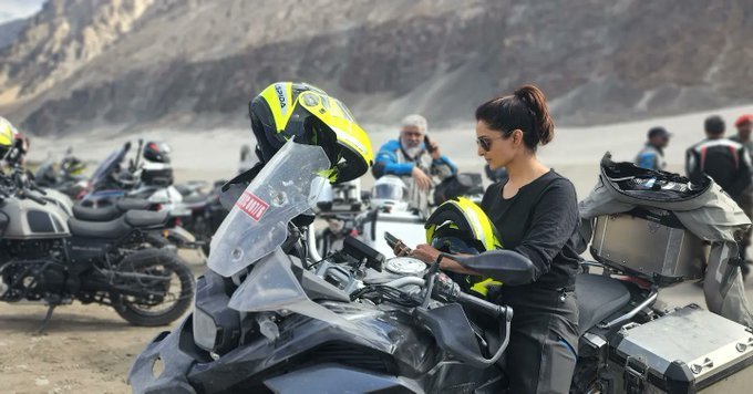 cityofwondering's tweet image. #AjithKumar  😍

#VidaaMuyarchi 

#AjithKumarWorldTour