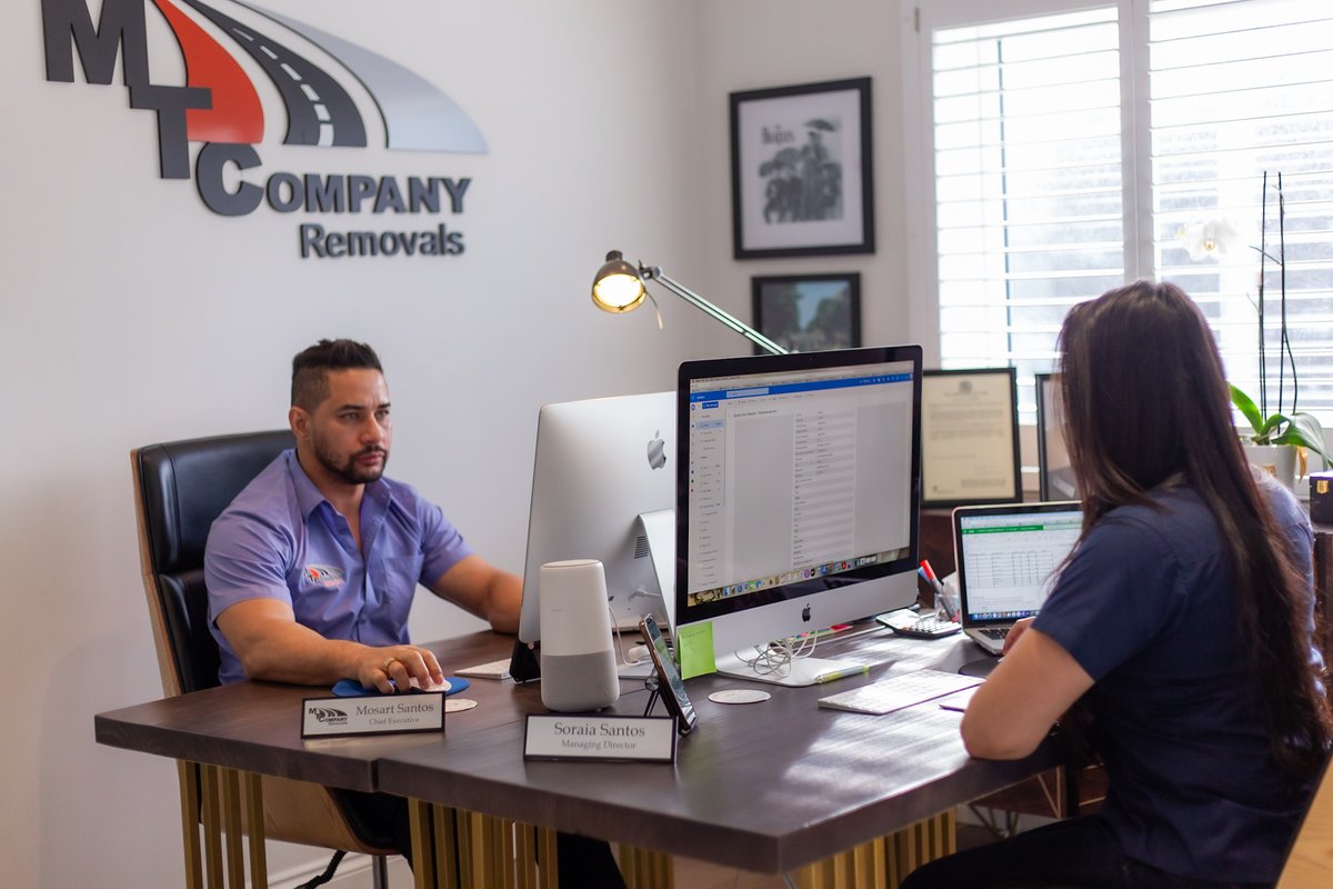 MTCREMOVALS's tweet image. 📢 Moving soon? 💼💨 Avoid these costly mistakes and save money during your house move! Check out this comprehensive guide to money-saving tips. 
#HouseMovingTips #SaveMoney #MovingMistakes #BudgetFriendlyMove #HomeRelocation

#MovingHouse #MoneySavingTips #BudgetMoving