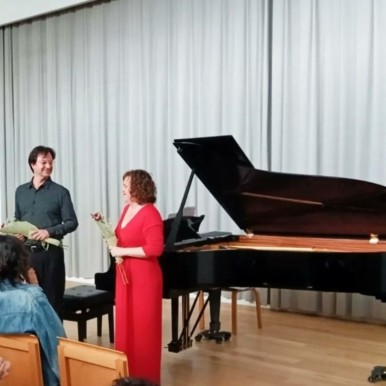 DuoNexus's tweet photo. Joiosos d'haver ofert el recital "11" amb obres de Sor, Garreta, Robert Gerhard i Mariona Vila, entre d'altres. Gràcies Cicle de concerts Sanata i @JoanManen! @DuoNexus @FictaEdicions @MarionaVila_ @RobertGerhard_ @catalunyamusica https://t.co/Fbz1iP81nJ