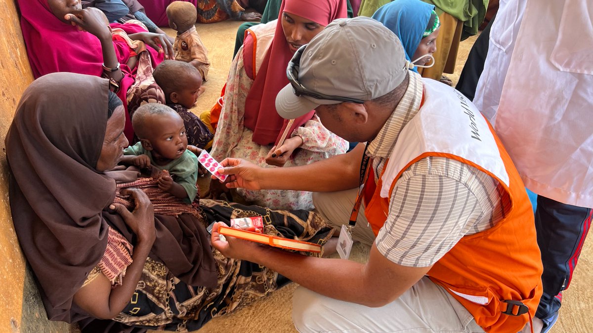 Chimombo_Nipuro's tweet photo. Just had an incredible experience visiting a mobile clinic in Matalamin IDP in Baidoa. Witnessed firsthand how @WVSomalia is making a huge impact by offering free medical services to the most vulnerable. Grateful to @GAC_Corporate @USAID @GFFO/Germany for funding this initiative. https://t.co/HXEHOMMs77