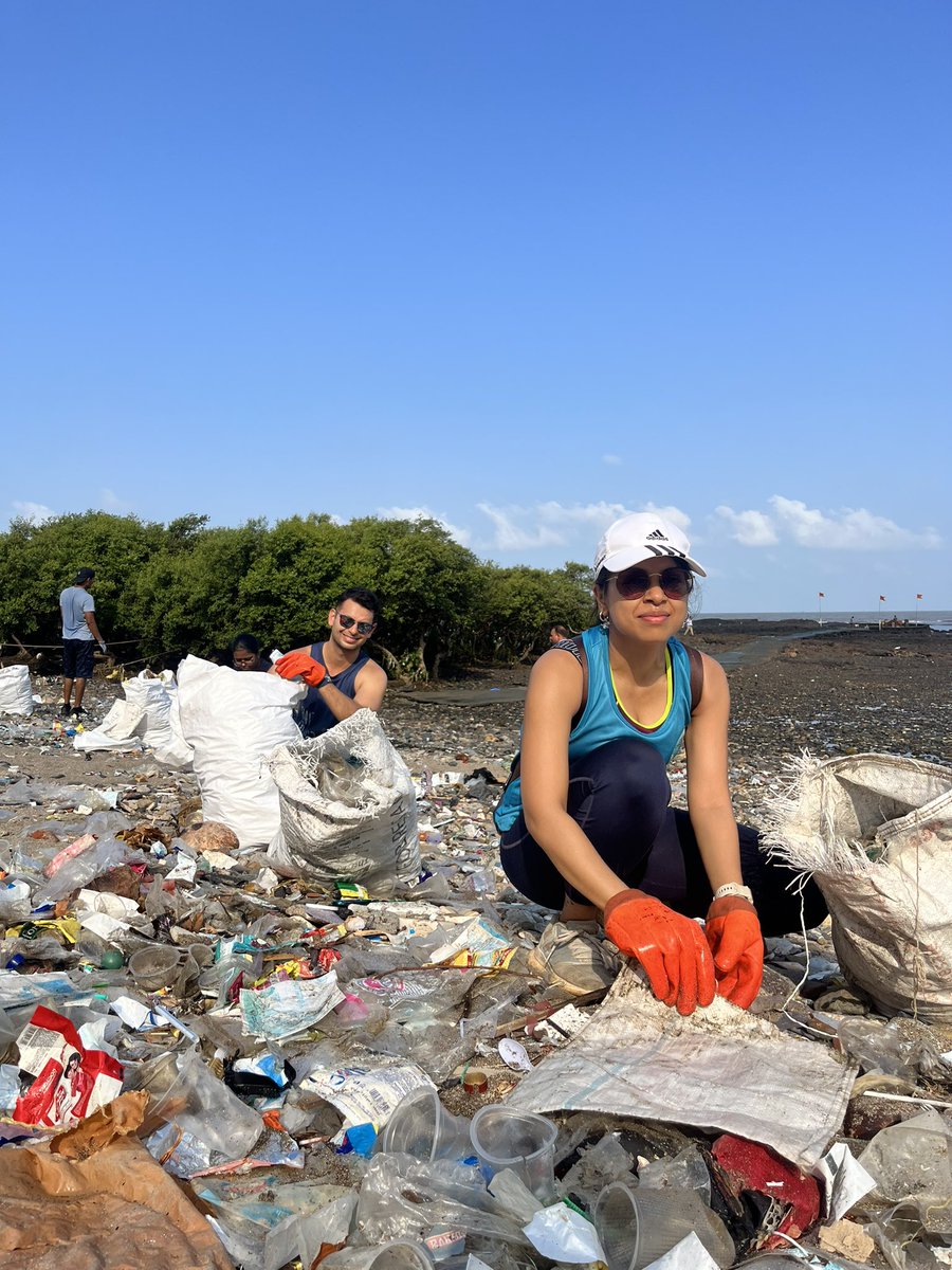 greenmyna's tweet photo. Cleaned yesterday, clean today for a cleaner tomorrow...
#Lifeofabeachcleaner #cartercleanup https://t.co/KdgofbwTzE