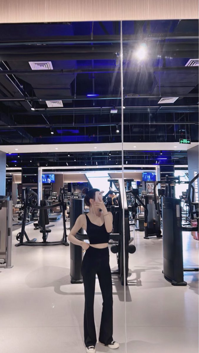 LinXin578's tweet photo. 日复一日的努力不是为了超越谁

#阔腿瑜伽裤 #健身 #运动背心 #性感 #娇媚 #清纯 #南昌 #九江 #江西 #江西交友 https://t.co/baOlCAAF2v