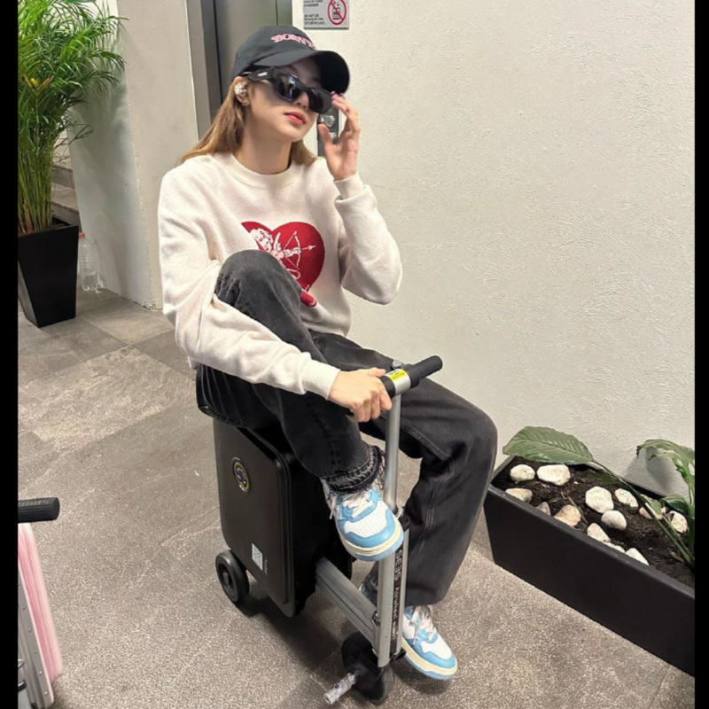 Styledumpth's tweet photo. รองเท้าสุดฮิตที่กำลังมาแรงในช่วงนี้! autryaction shoes รองเท้า Sneaker ช่วงนี้สาวๆ Blackpink ใส่กันบ่อยๆ และกำลังเป็นกระแสอย่างต่อเนื่องเพราะว่าไอดอลก็ใส่แบรนด์นี้กันเยอะมากรีบตำก่อนราคาหนีไปไกล🔥 

💌 สนใจสั่งซื้อ Dm มาได้เลยค่า 

#พรีออเดอร์เกาหลี #พรีเกาหลี #รับกดเว็บเกาหลี https://t.co/4dD3dTl2JS