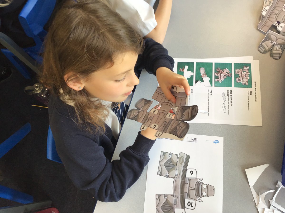 therookeries's tweet image. Class 4 are diligently following instructions to make their own Iron Man before beginning their writing learning journey of writing their own instructions of ‘How to capture Iron Man’ #rok #learningthroughdoing