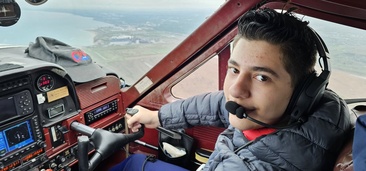 PilotBurt's tweet photo. @EAA #YoungEagles @CityOfWaukegan #LetsGoFlying #YouthActivities @Cessna #cardinal177 #TeamHighWing https://t.co/nQm61PENf9