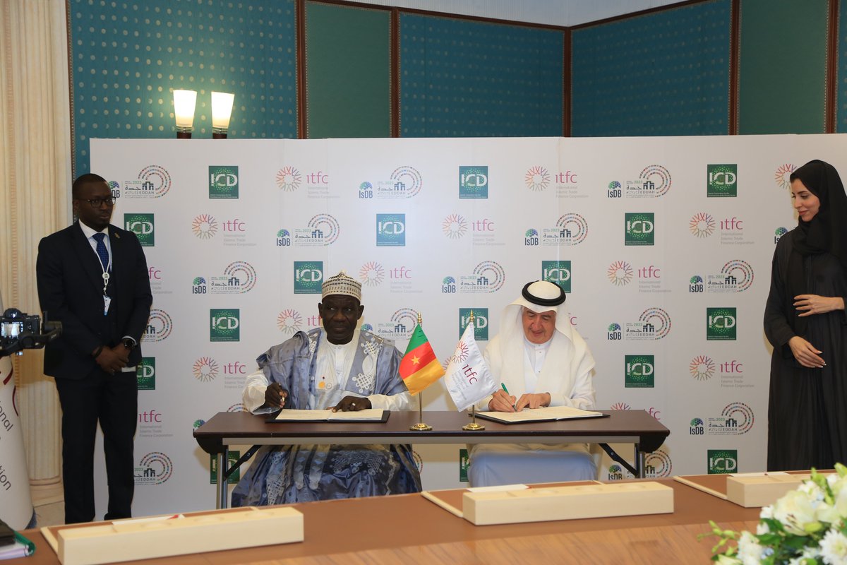aatb_program's tweet photo. The agreement were signed by H.E. Alamine Ousmane Mey, Minister of Economy, Planning and Regional Development, and Eng. @hani_hsunbol, CEO, @ITFCCORP. during the #2023IsDBGroupAMs in #Jeddah.
#aatbimpact #aatbprogram https://t.co/MTO8oxOZ1i