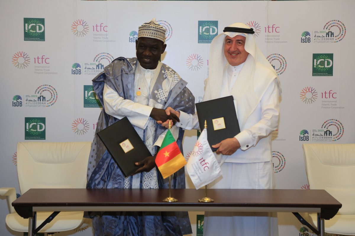 aatb_program's tweet photo. The agreement were signed by H.E. Alamine Ousmane Mey, Minister of Economy, Planning and Regional Development, and Eng. @hani_hsunbol, CEO, @ITFCCORP. during the #2023IsDBGroupAMs in #Jeddah.
#aatbimpact #aatbprogram https://t.co/MTO8oxOZ1i