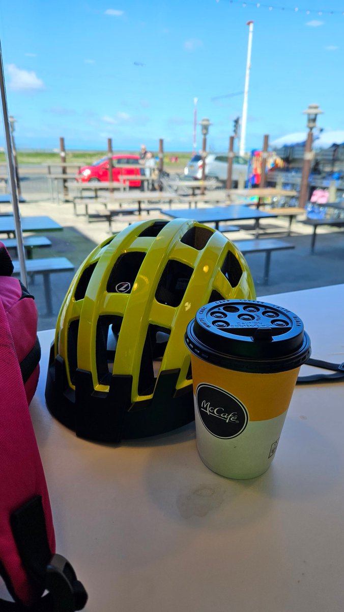 Go Hudad. The first 7 miles in 1 hour, the return 7 in 35 minutes...was it the wind or do you need a drugs test? 71/250 now. 
As always your support and kind donations are very much appreciated. 
Justgiving.com/page/petersmay…