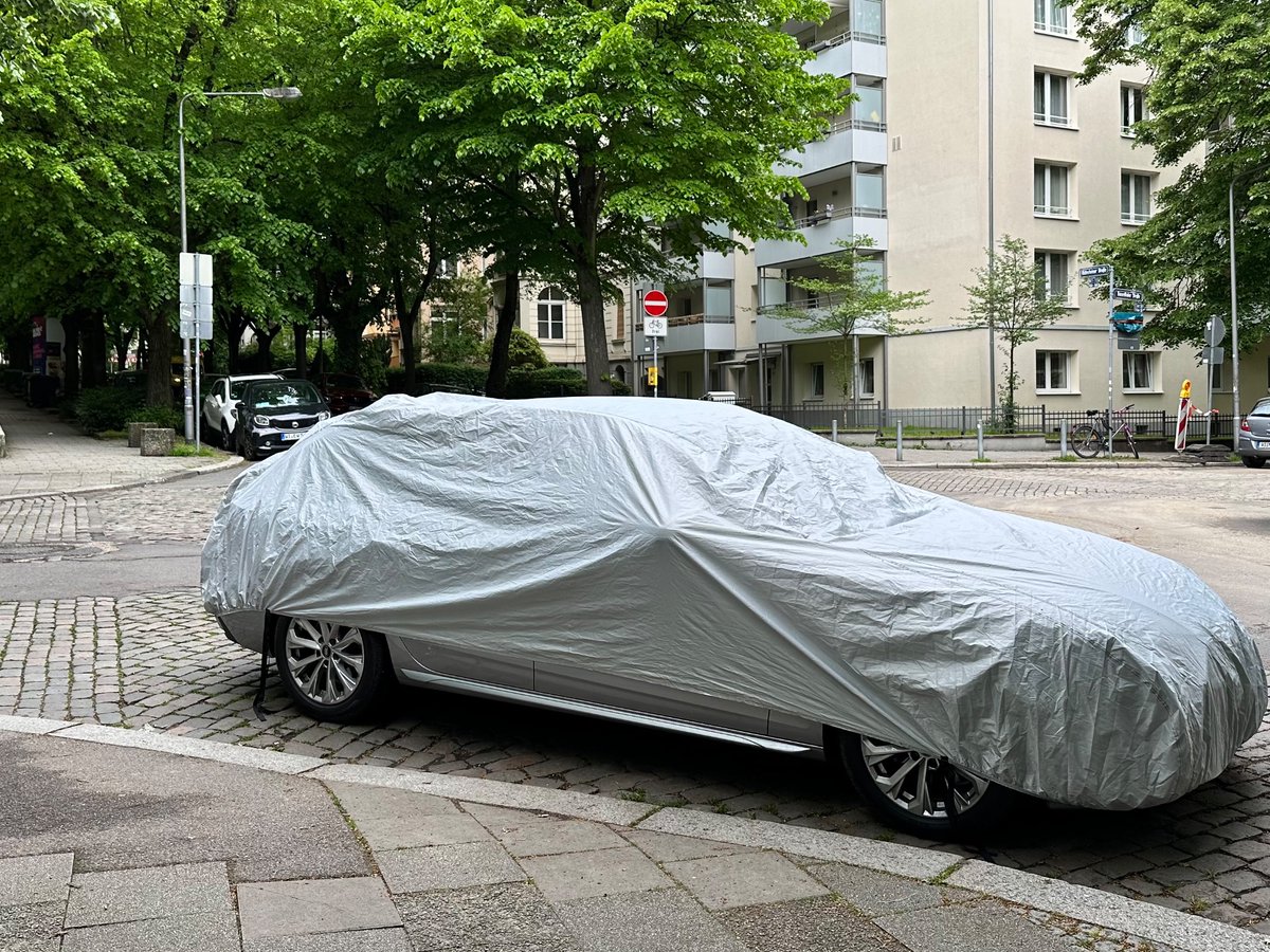 Darf man mit Tarnkappe jetzt im Kreuzungsbereich #falschparken und Fußgänger blockieren?

<a href="/Stadt_Wiesbaden/">Landeshauptstadt Wiesbaden</a>