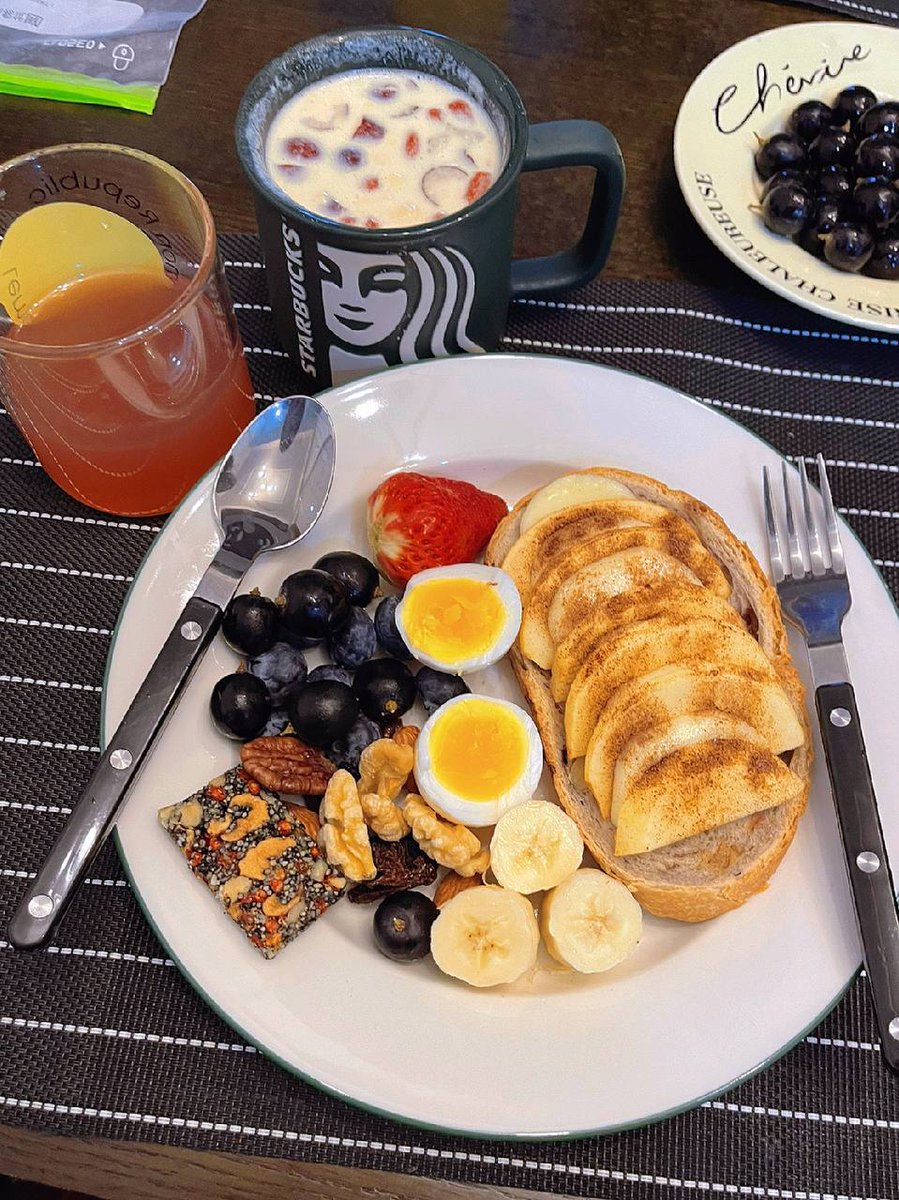 A new week starts with a fat-free breakfast😀😀😀