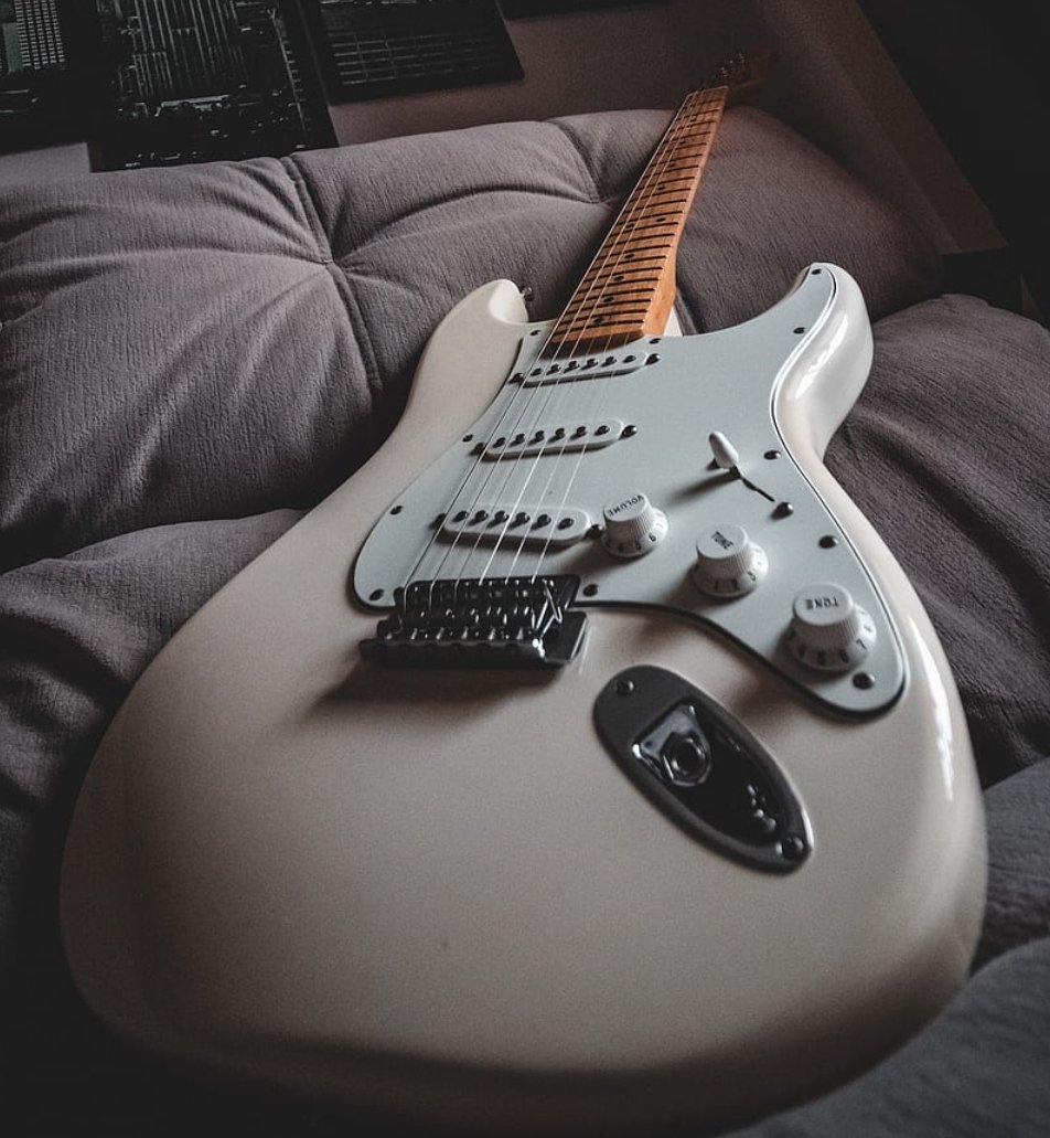 DevKalhena's tweet image. Music is the best lifetime therapy to cure sadness and bring happiness at the same time. Consume it to its maximum for your own good.