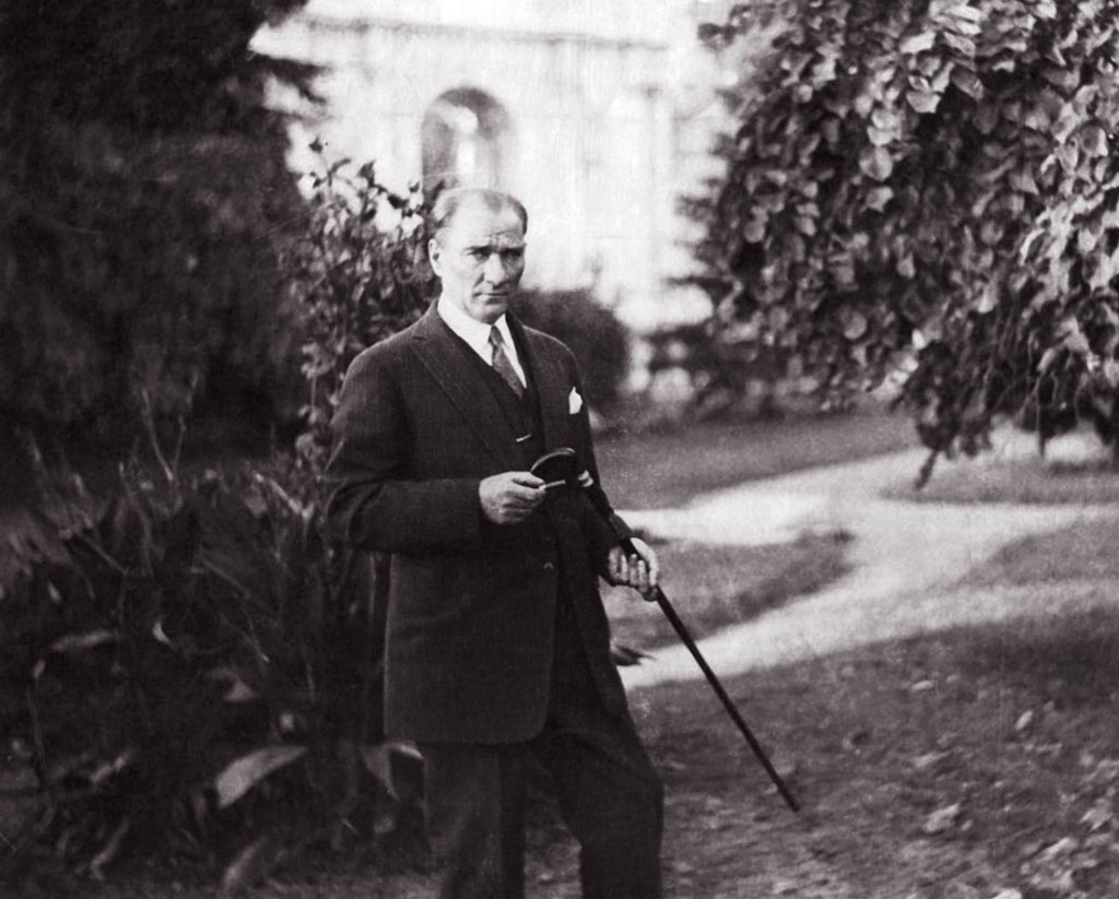 "Ben hayatımın hiçbir anında karamsarlık nedir, tanımadım."

Mustafa Kemal Atatürk