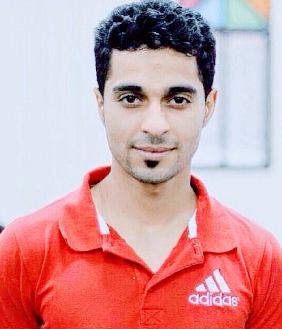 SAlwadaei's tweet photo. عاجل وخطير:

اعتداء بالضرب على السجناء السياسيين المحكومين بالاعدام البارحة، وتعرض البعض لاصابات. اقتيد محمد رمضان وحسين مرزوق الى جهة مجهولة خارج المبنى.

قام عناصر من حراس السجن بمداهمة المبنى البارحة بحجة التفتيش، وقاموا بتخريب مقتنيات السجناء، ولأن البعض احتج على تخريب مقتنياتهم. رد عليهم الحراس بالضرب العنيف وتعرض بعض السجناء الى اصابات وحروق حسب افادة سجين، لانعرف الى هذه اللحظة مدى خطورة الاصابات ولا نعرف الجهة التي اقتيد اليها محمد وحسين. ومن المرجح أن يقطع الاتصال عن السجناء في المبنى.

تكررت حوادث الاعتداء على السجناء السياسيين هذا العام، وهذه الحادثة الثانية من ناحية الخطورة منذ الاعتداء الآثم في شهر يناير بمبنى ٣.

نطالب بتحقيق عاجل وفوري في الحادثة، ونطالب بالكشف عن مصير محمد رمضان وحسين مرزوق. ويجب تمكين السجناء من الاتصال بذويهم. كما يجب محاسبة المتورطين في الاعتداء.

١٥ مايو ٢٠٢٣

#سجن_جو #البحرين 

@Ombudsman_bh 
@siu_bah 
@nihrbh 
@BahrainCPnews 
@moi_bahrain 
@USAmbBahrain 
@USEmbassyManama 
@UKinBahrain 
@Reprieve 
@NikuJafarnia 
@aibahrain 
@ADHRB