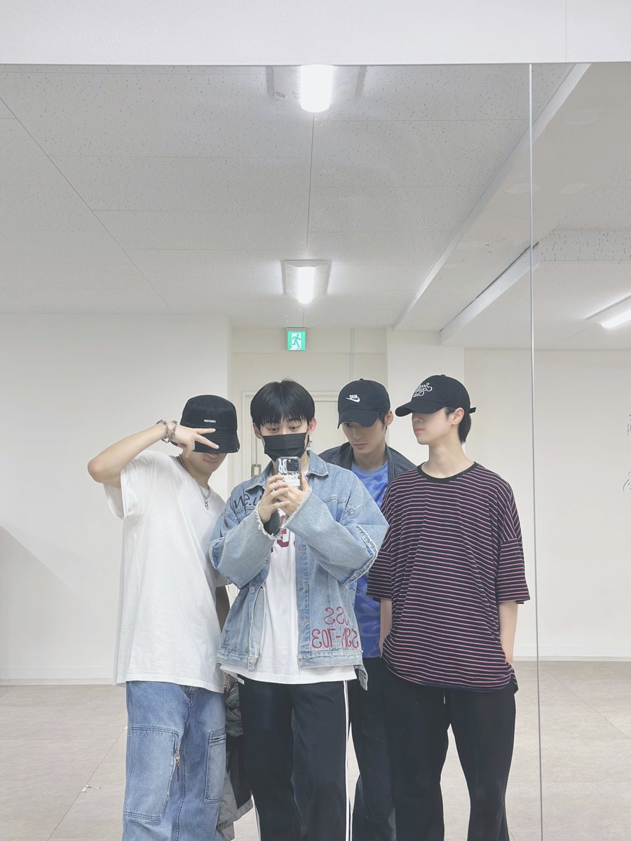 Image for We are preparing for a new special stage🕺 (What kind of stage will it be??😊) BXB BXB JIHUN HYUNWOO SIWOO HAMIN CHECK_BXB https://t.co/56VLo13YeD