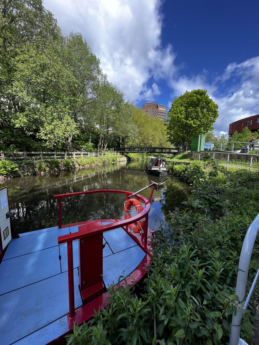 TWJL1's tweet photo. Gorgeous start to the day walking down the canal path to Huddersfield Uni, to spend the day delivering the ToC strategy with @Kirklees_Youth &amp; @YPFtrust . https://t.co/RrZShUZ0SA