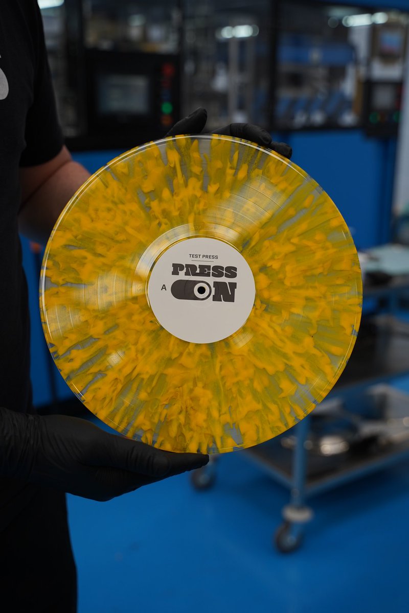 pressonvinyl's tweet photo. πΊWe have been hard at work this weekend testing out some new designs to bring to you soon!
β€οΈ Comment on your favourite one!
#pressonvinyl #vinylrecord #newdesign #testpressing #musicians #independentband #marbledeffectrecord #splattereffect #hotoffthepress #vinylrecords https://t.co/VJNI2rZkFl