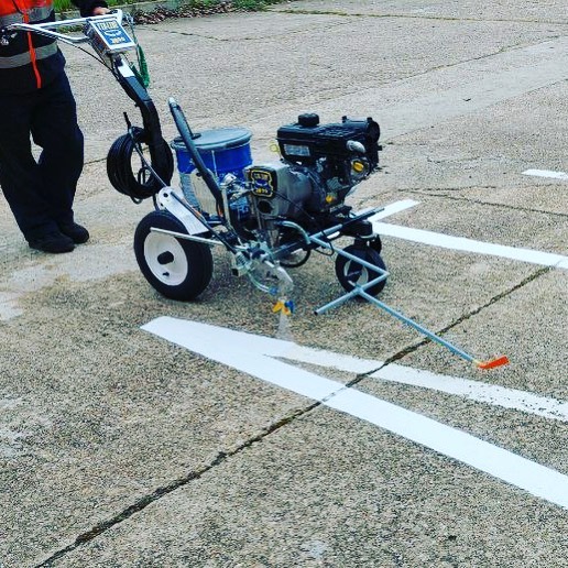 TECMAPROsl's tweet photo. ¿Necesitas una señalizadora airless para todo tipo de trabajos, fácil de manejar y económica?
#tirline #roadmarking #señalizadoravial #airless #airlesssprayer #señalizaciónhorizontal
https://t.co/IzQaXzu0EX
comercial@tecmapro.com https://t.co/6VcF2wKSqJ