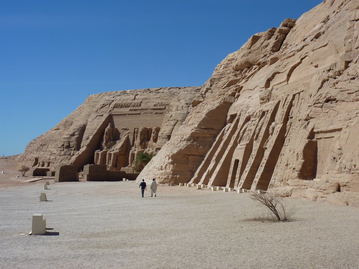 @‌petriefriends 5 July lecture 'Creating Nubia: How Colonialism, Tourism, and Archaeology Made a Region, a Past, and a People' with William Carruthers. Lecture begins 1830 BST, zoom room opens 1800. For membership visit friendsofpetrie.org.uk/wp/#join.