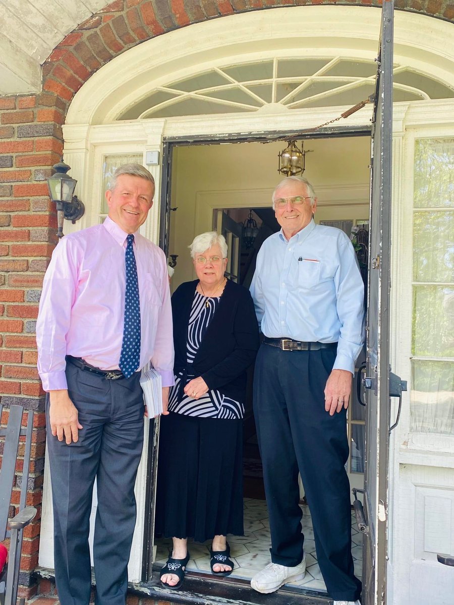 Harrington01970's tweet photo. Final afternoon of door knocking this afternoon, so I went back to the neighborhood where Sarah and I raised our family before we downsized. Great to see long-time friends and former neighbors and to receive such warm expressions of support. https://t.co/jDDeqkrFxH