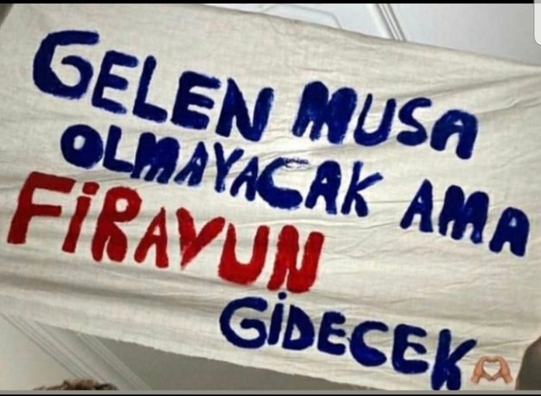 Sencer_ydk's tweet photo. Asla Umitsiz Olmayın!

Bir karınca bir Firavunu, bir sinek bir Nemrudu, bir mikrop bir cebbarı mağlûb ettikleri gibi...

Günümüzün cebbarlarinin da elbet sonu gelecek.

Herseyin bir vakti var ve tek bir "Kun feyekun" emri yeter! https://t.co/JAd91muqc0