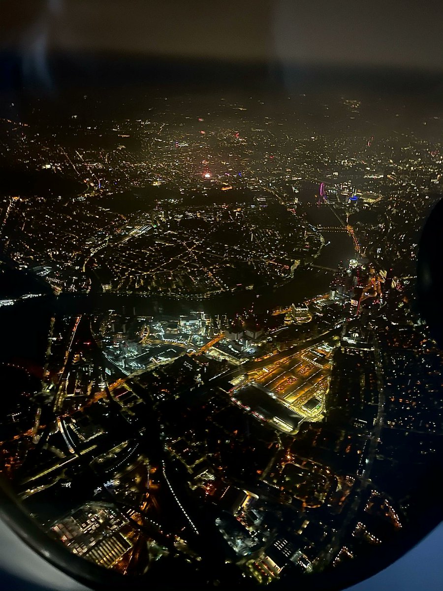 DM_Comunity's tweet image. London at night, the unspeakable beauty of Taiwan I came to