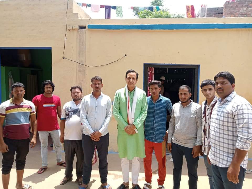 iSanjayChhokar's tweet photo. आज हलके के गांव गढ़ी बेसिक में अपनों के बीच रहना हुआ।
आप सभी का यह स्नेह और आशीर्वाद हमेशा मुझे एक नई ताकत देता है। https://t.co/oOyzzyL9EJ