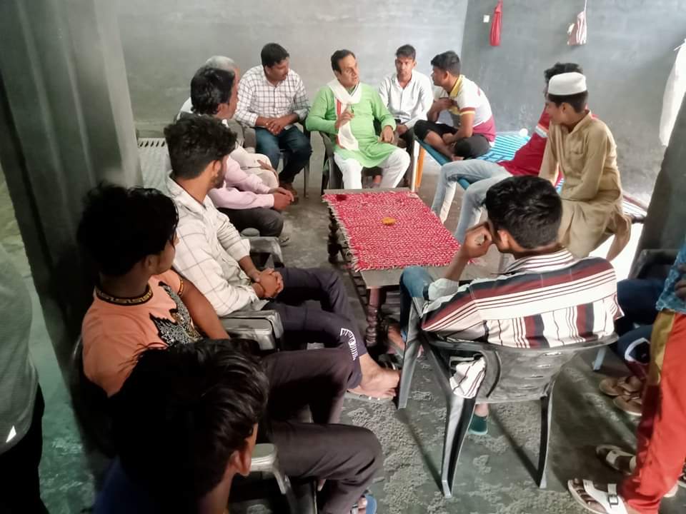 iSanjayChhokar's tweet photo. आज हलके के गांव गढ़ी बेसिक में अपनों के बीच रहना हुआ।
आप सभी का यह स्नेह और आशीर्वाद हमेशा मुझे एक नई ताकत देता है। https://t.co/oOyzzyL9EJ