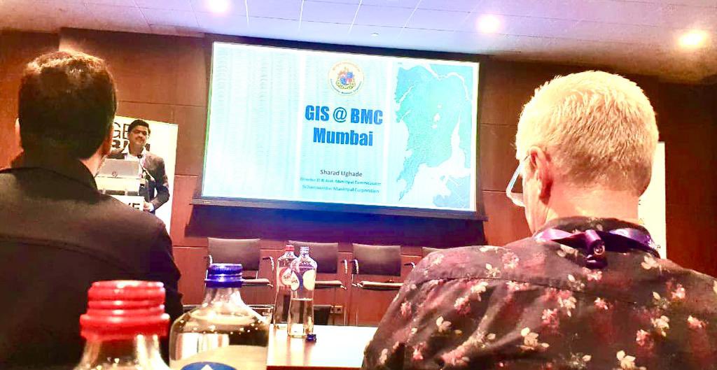 UghadeSharad's tweet image. Glad to have received positive feedback and see interest &amp;amp; excitement amongst the tech experts &amp;amp; administrators from various countries at the #GeoSpatialWorldForum at #Rotterdam on the presentation on #GIS tech used at @mybmc

#GoodGovernance
#SmartCities
#BMC
#ITDepartment